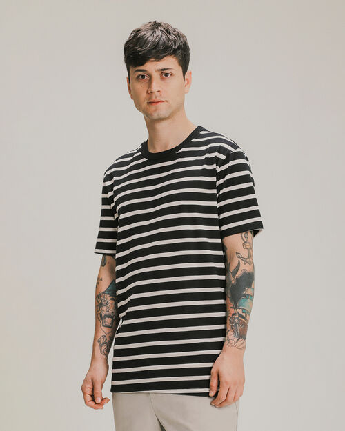 Playera Negra Con Rayas